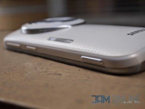 Samsung Galaxy K Zoom thickness 1