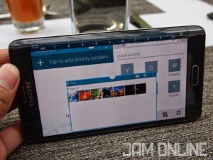 Samsung Galaxy Note Edge multitask