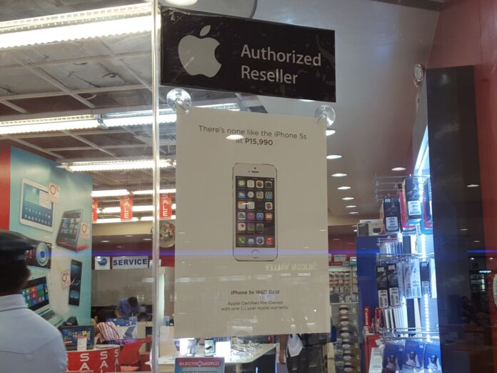 Get a pre-owned iPhone 5s 16GB Gold for only P15,990