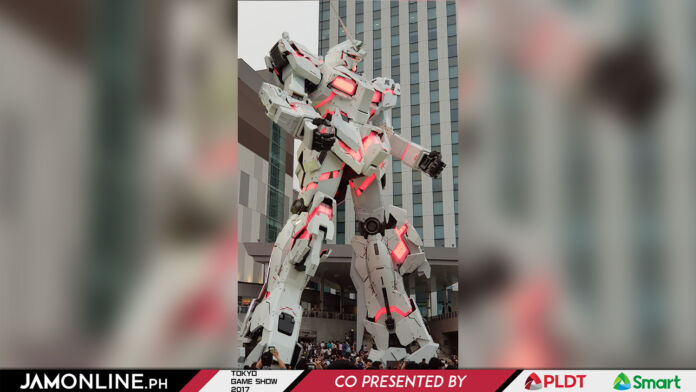 Life-Sized RX-0 Unicorn Gundam is now up at Odaiba District