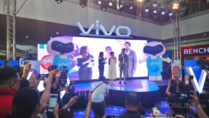 Vivo holds grand launch and mall tour of the V9 at SM Mall of Asia
