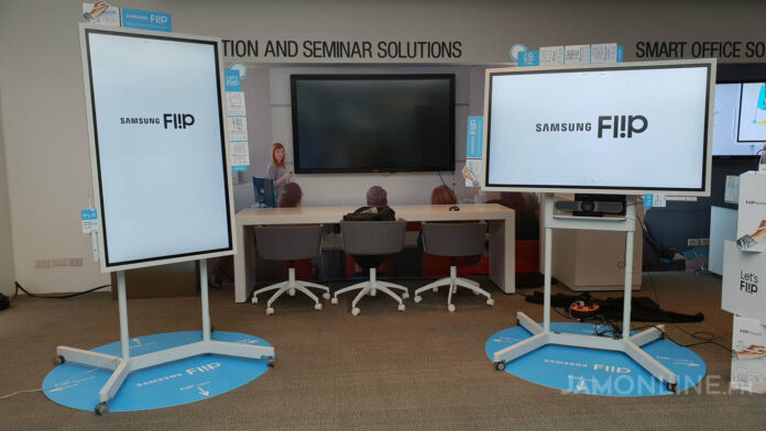 Samsung Launches Fl!p Display for Offices and Businesses
