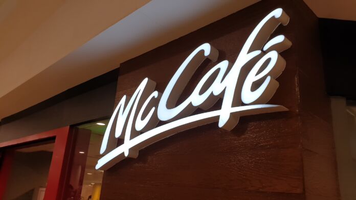 Enjoy P100 cashback at McCafe with PayMaya QR