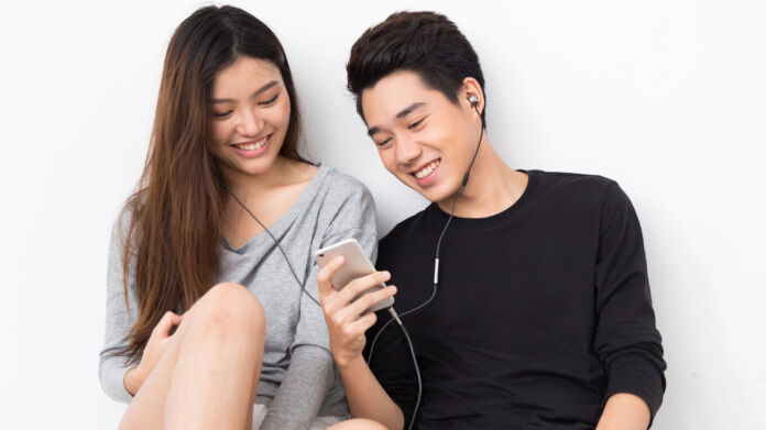 Smart adds more fun to GigaSurf with Video Every Day promo