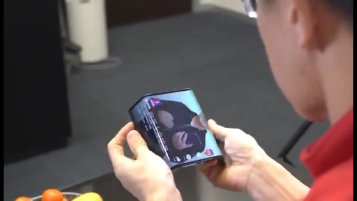 Xiaomi foldable smartphone prototype revealed by executive
