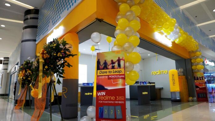 Realme opens first concept store at SM City Fairview