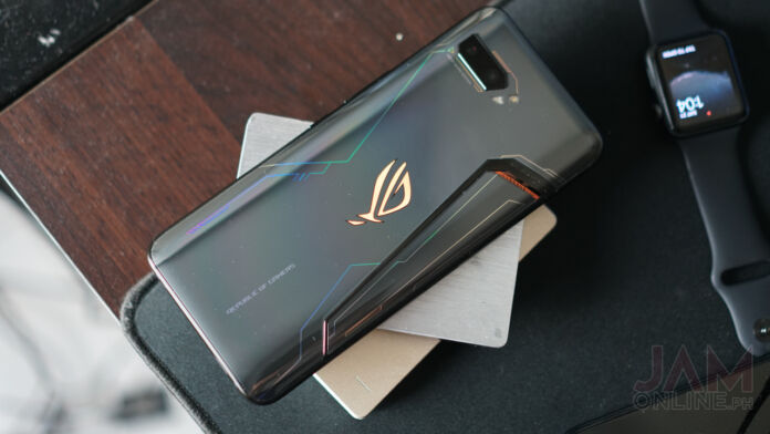 ASUS ROG Phone 2 Review: The BEST gaming smartphone of 2019