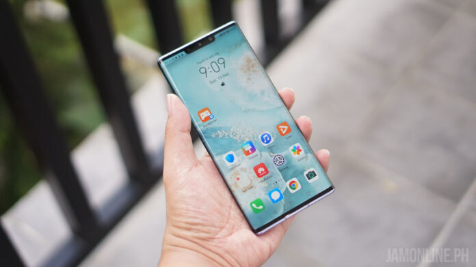Google wants Huawei to use their mobile services again