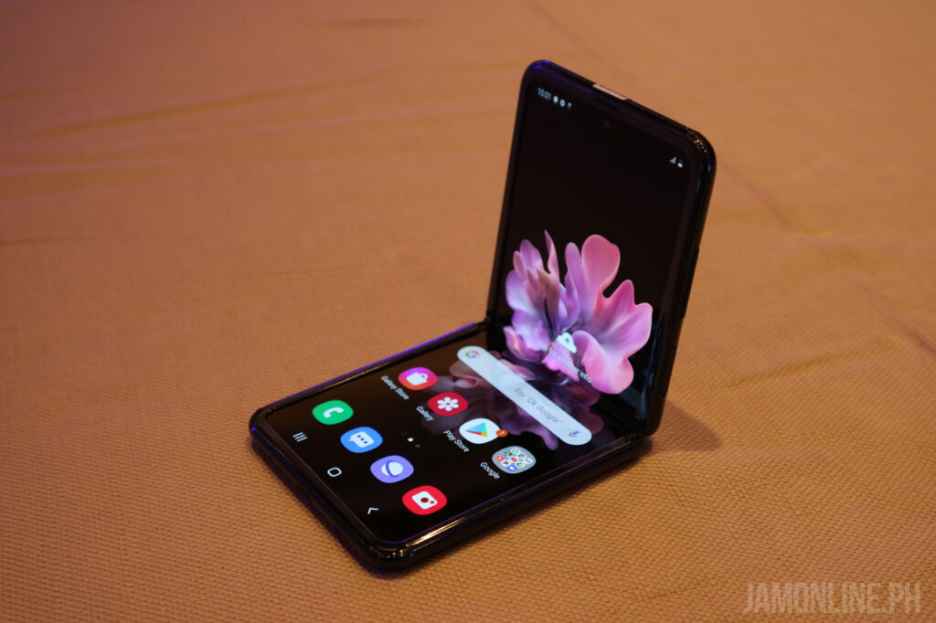 samsung foldable phone price