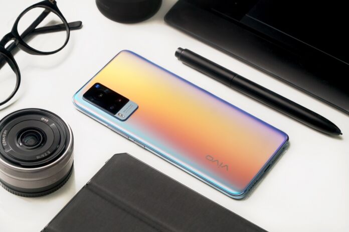 Capture amazing photos with the vivo X60 with world-class ZEISS optics