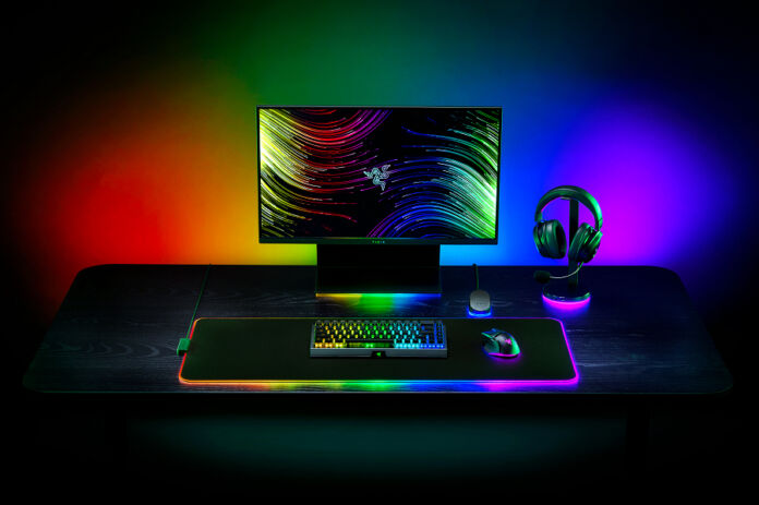 Razer Strider Chroma, Goliathus Chroma 3XL gaming mouse mats launched
