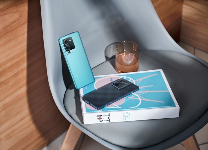 The first color-changing #NightPortraitMaster vivo V25 is launching in the PH soon!