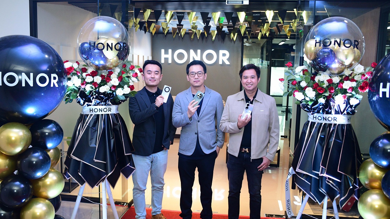 Main KV HONOR Philippines GTM Manager Steven Yan Country Manager Sean Yuan and Vice President Stephen Cheng opens HONOR HQ in PH