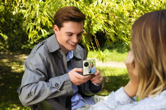 OPPO explains philosophy behind the Find N3 Flip cover screen