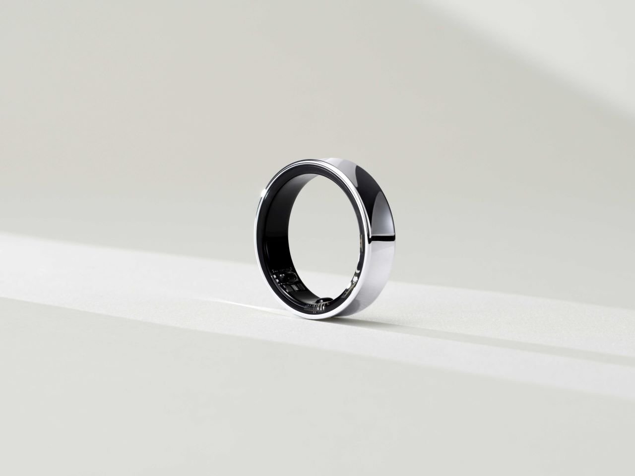 Here’s are some of the official photos of the Samsung Galaxy Ring