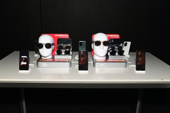 Pre-order HONOR 200 now and get a free JBL Soundgear Frames until July 26