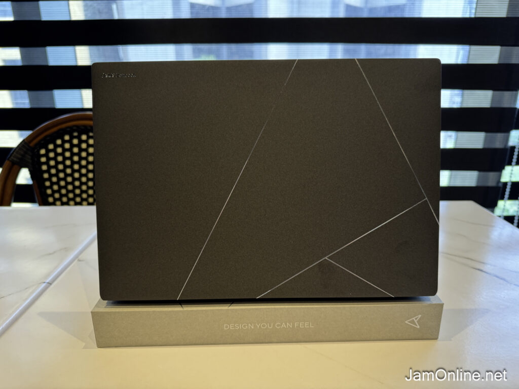 ASUS Zenbook S OLED ()