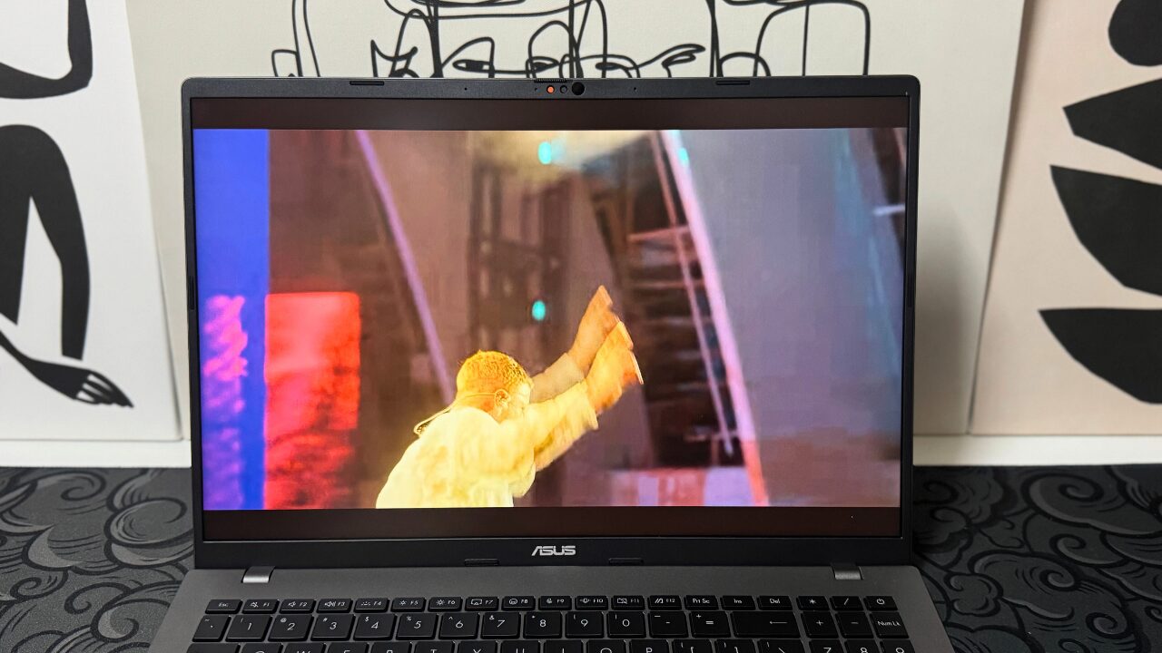 ASUS Vivobook S Review Display