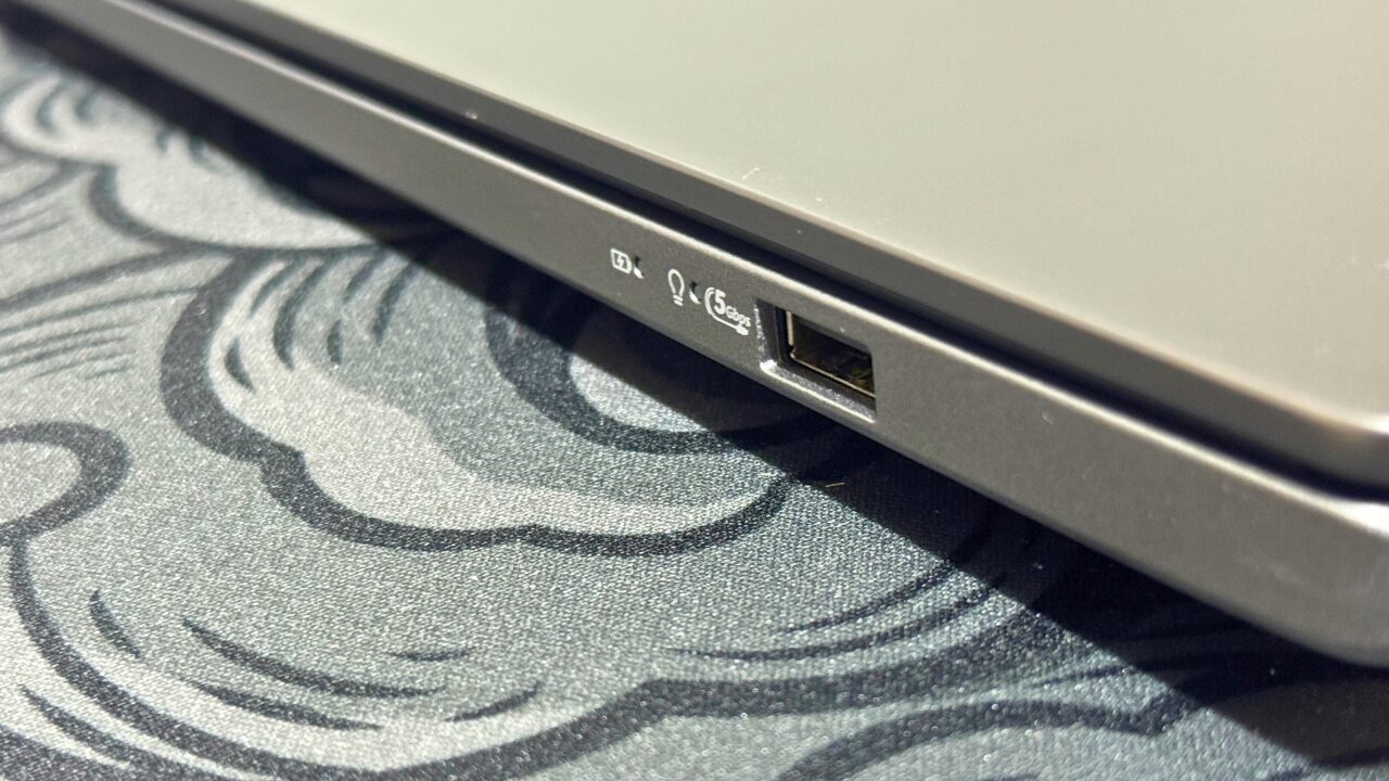 ASUS Vivobook S Review Port