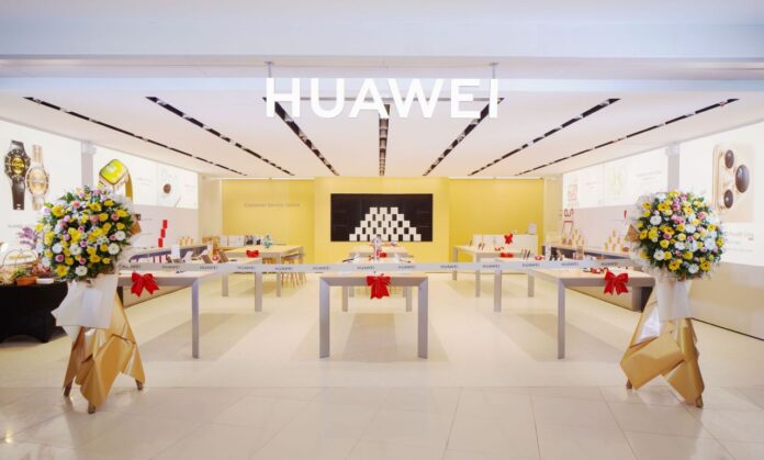 HUAWEI refurbishes 30 Experience Stores nationwide to elevate in-store customer experience