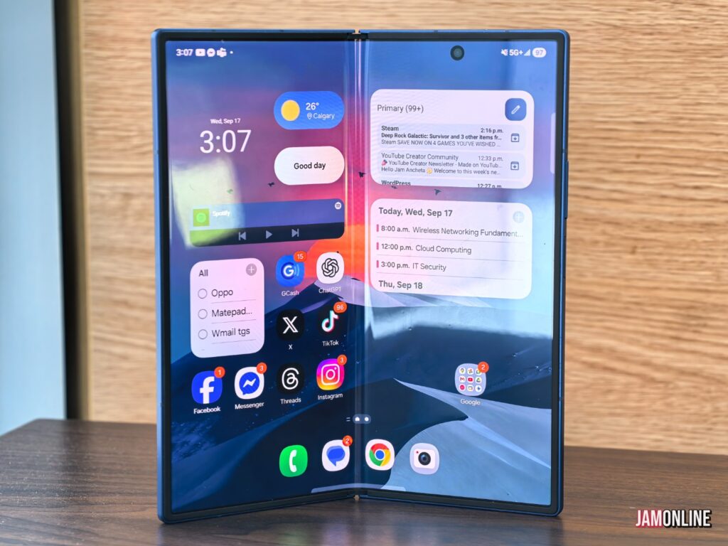 Samsung Galaxy Z Fold months later ()