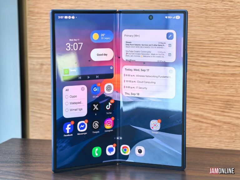 Samsung Galaxy Z Fold months later ()