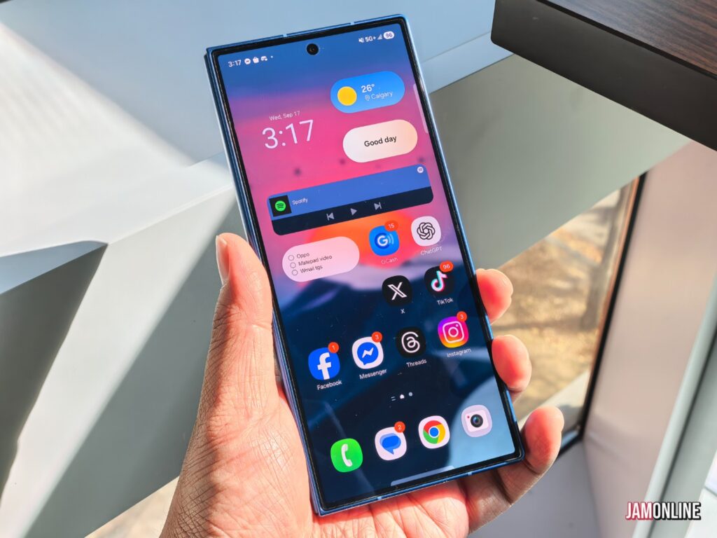 Samsung Galaxy Z Fold months later ()