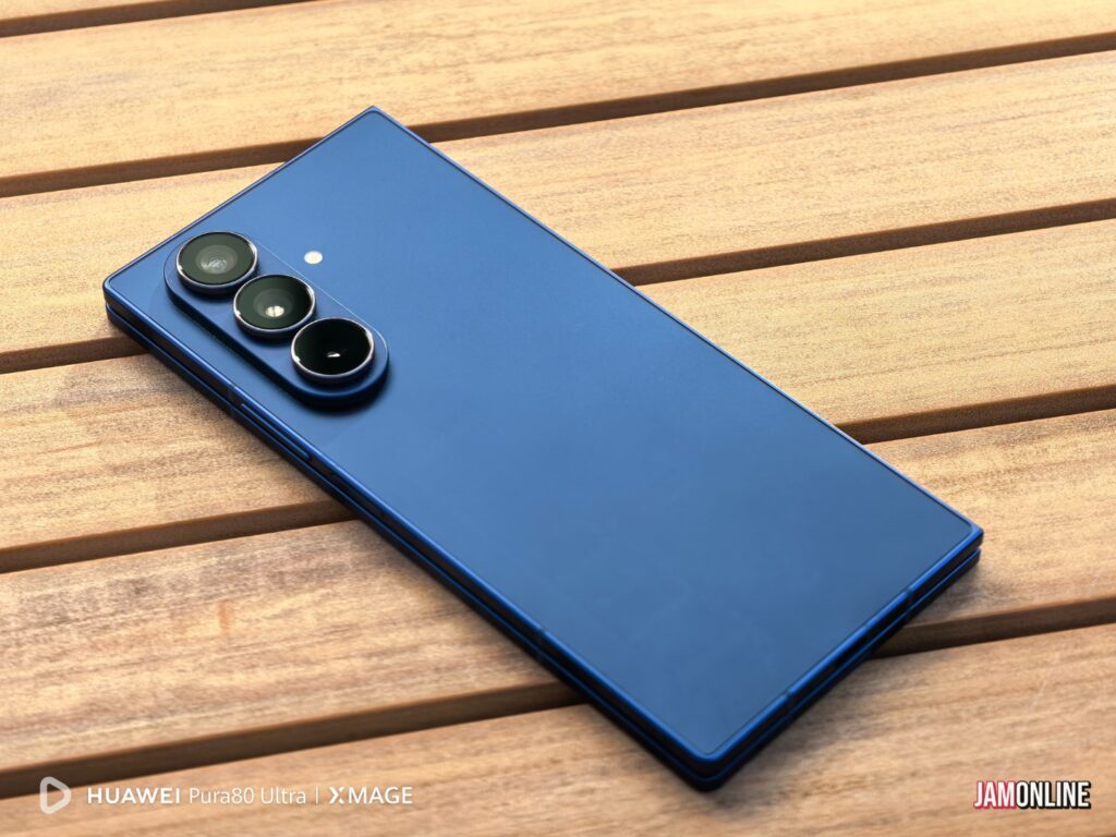 Samsung Galaxy Z Fold months later ()