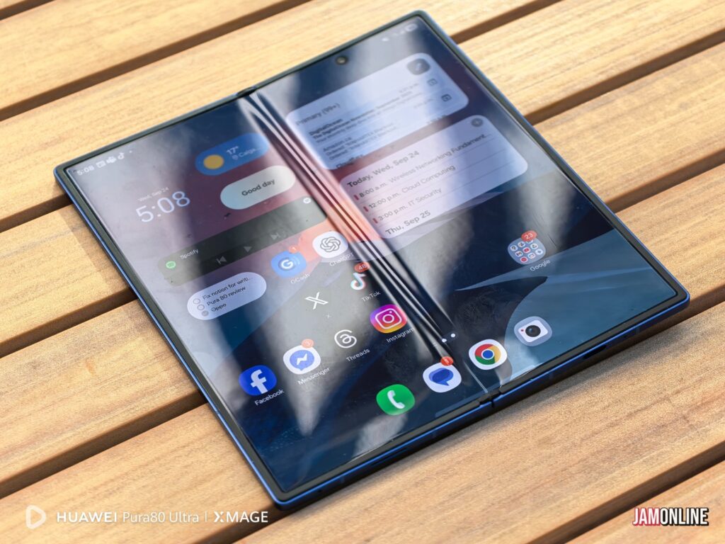 Samsung Galaxy Z Fold months later ()