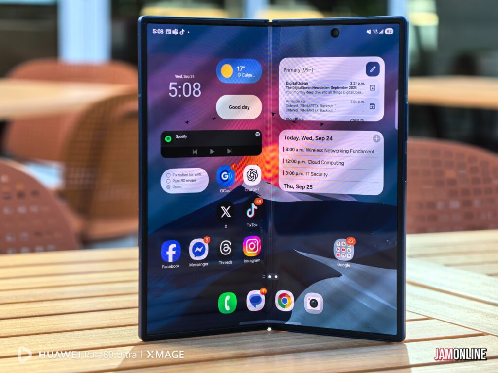 Samsung Galaxy Z Fold months later ()
