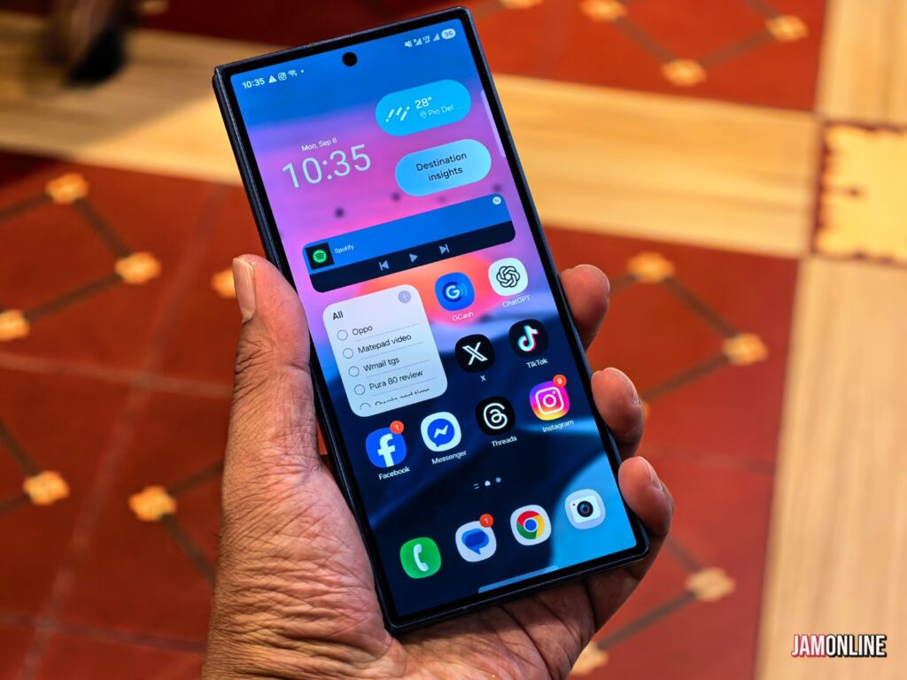 Samsung Galaxy Z Fold months later ()