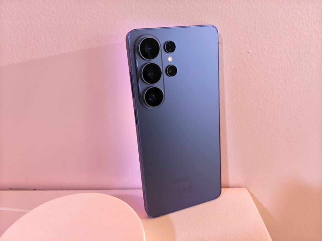 Samsung Galaxy S () Samsung Galaxy S ()