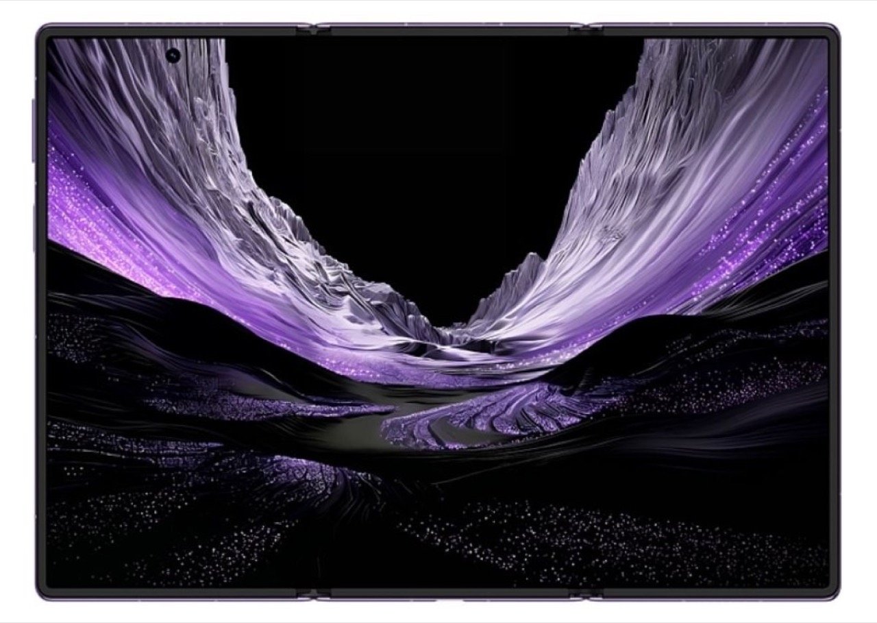 HUAWEI Mate XT 2 top-tier 2TB bundle featuring the dedicated stylus pen and magnetic protective case