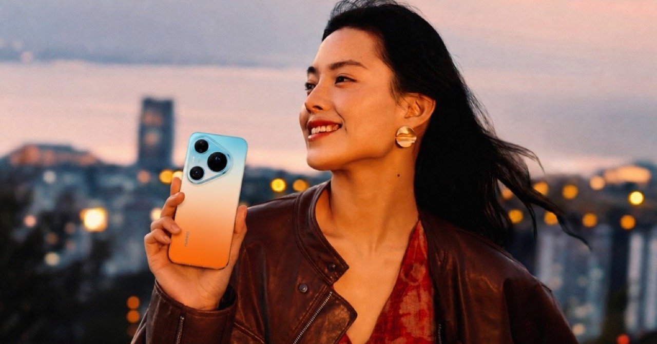 Lifestyle portrait of user holding HUAWEI Pura 90s Series smartphone against urban sunset glow