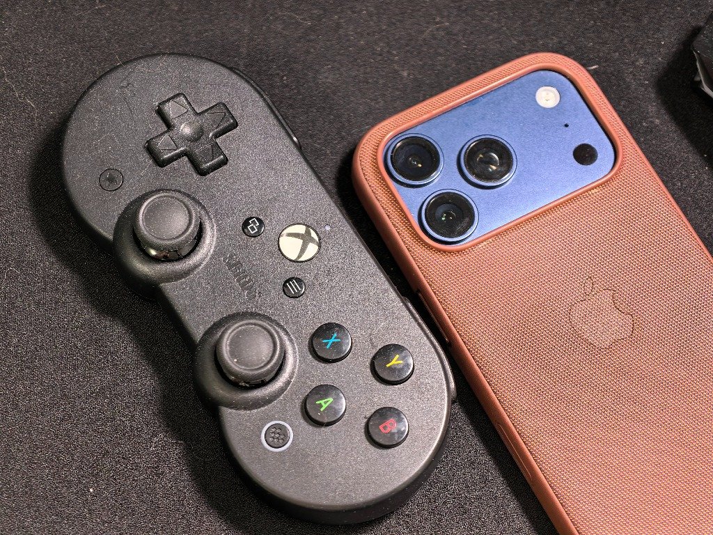 Apple Beats iPhone gaming controller