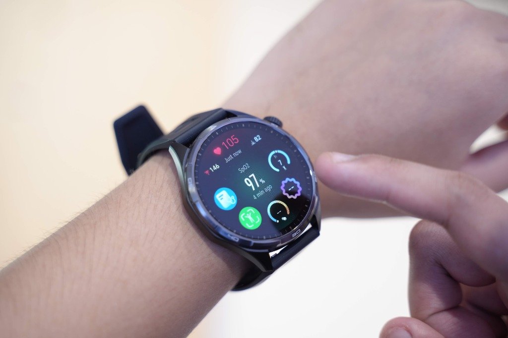 HONOR Watch 6 heart rate and SpO2 health tracking screen